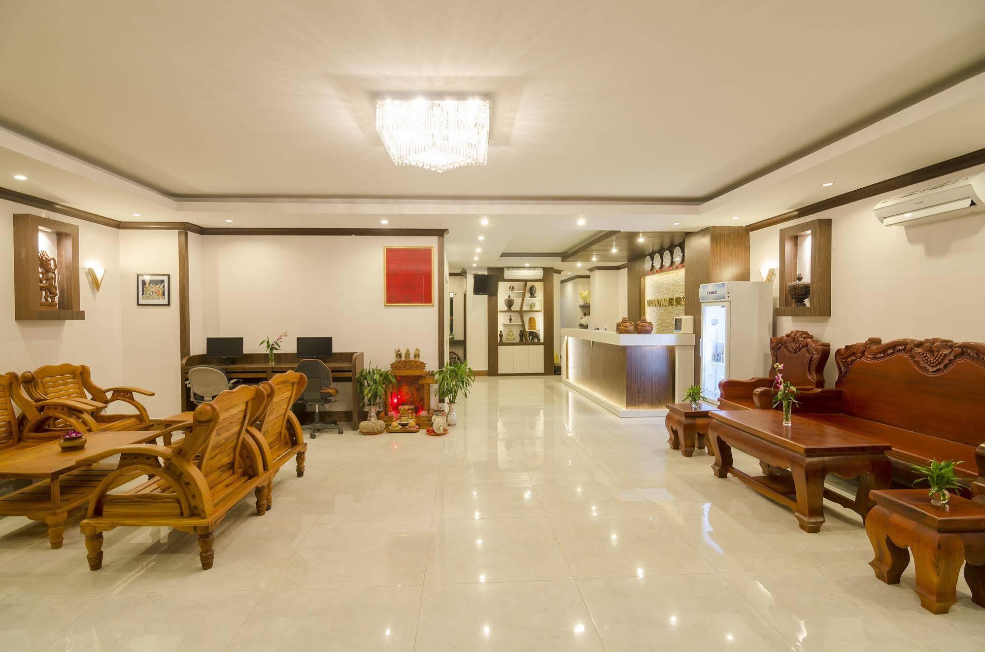 Phuminh Hotel Riverside Phnom Penh Exterior photo