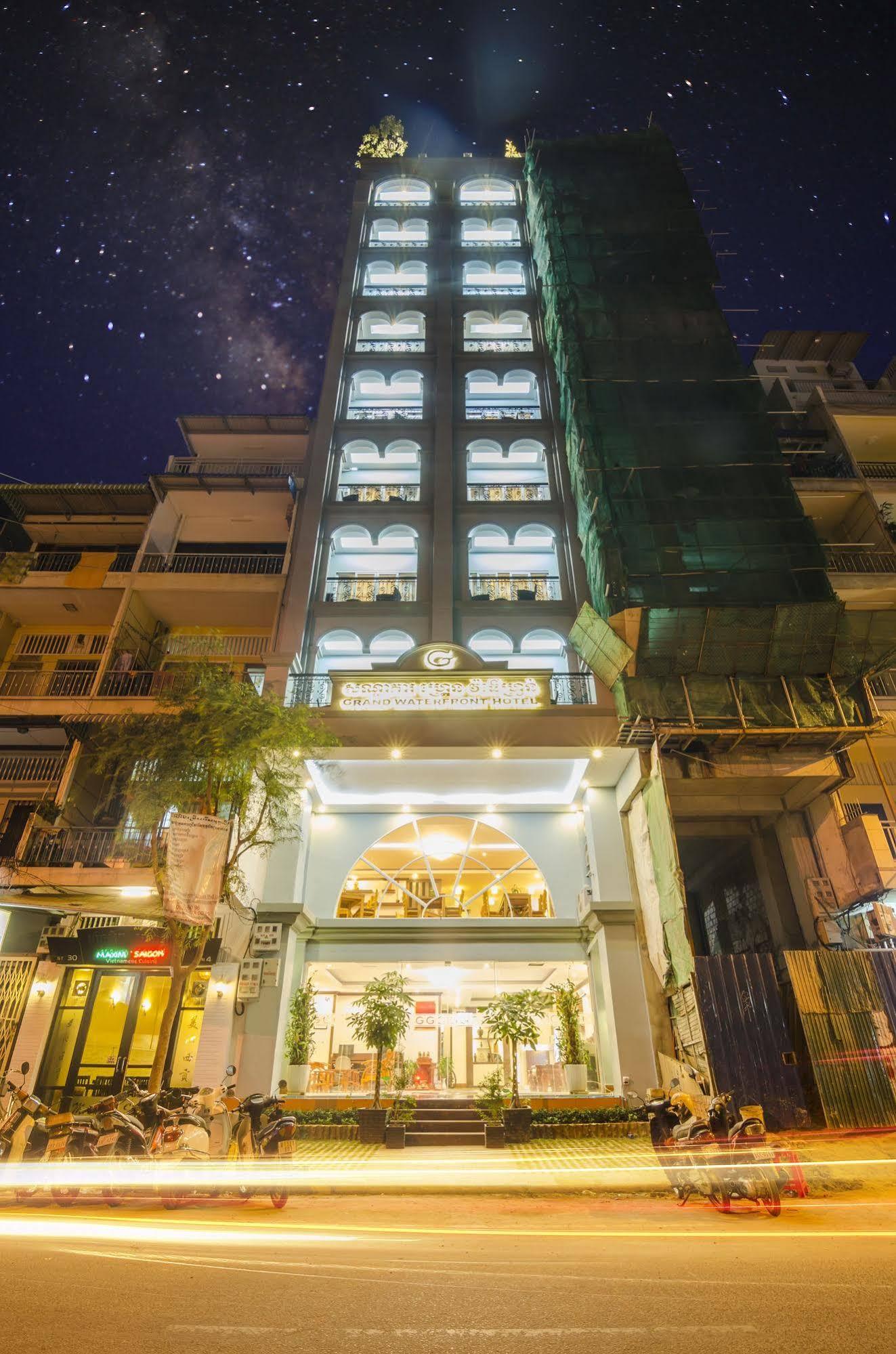 Phuminh Hotel Riverside Phnom Penh Exterior photo