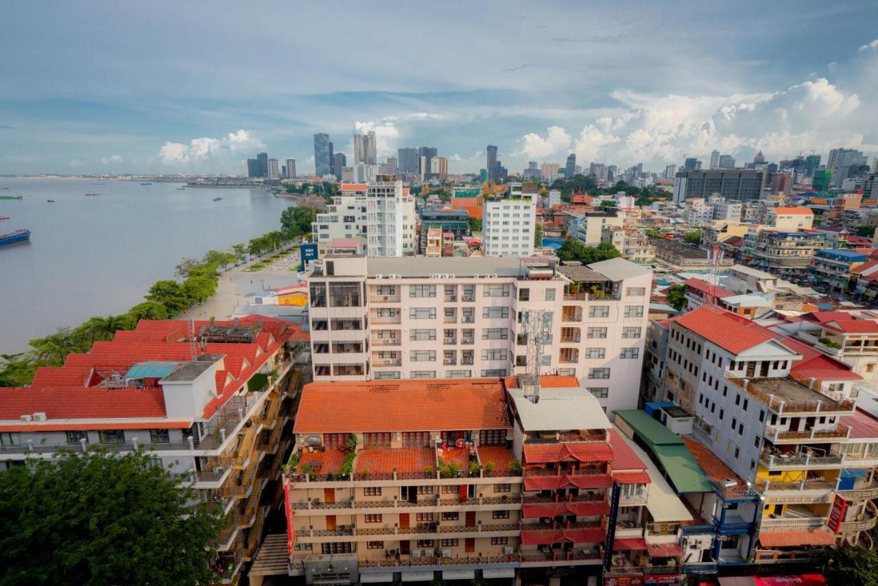 Phuminh Hotel Riverside Phnom Penh Exterior photo