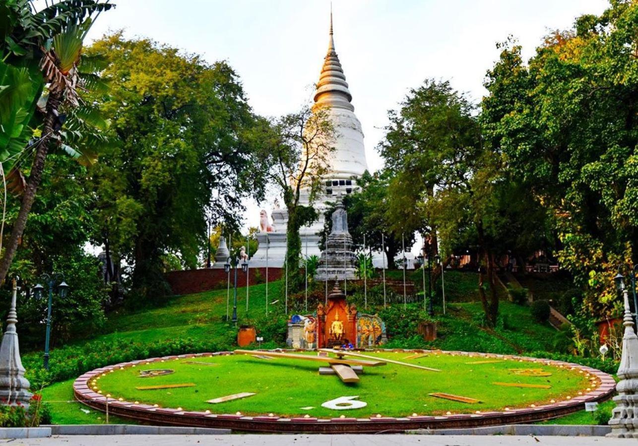 Phuminh Hotel Riverside Phnom Penh Exterior photo