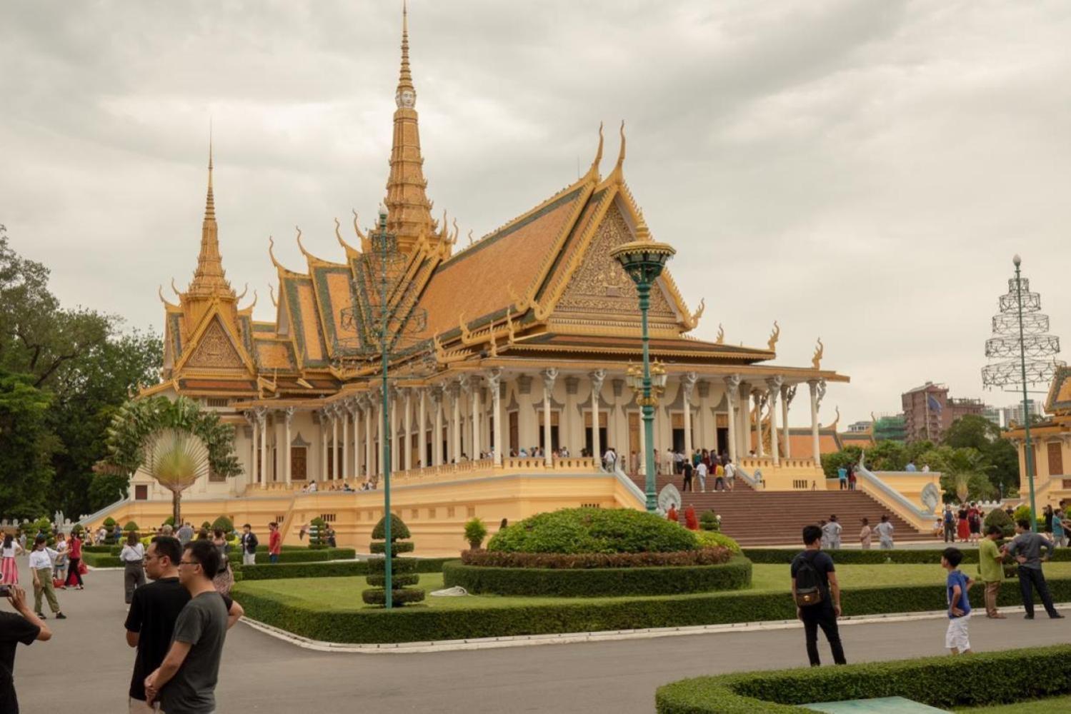 Phuminh Hotel Riverside Phnom Penh Exterior photo