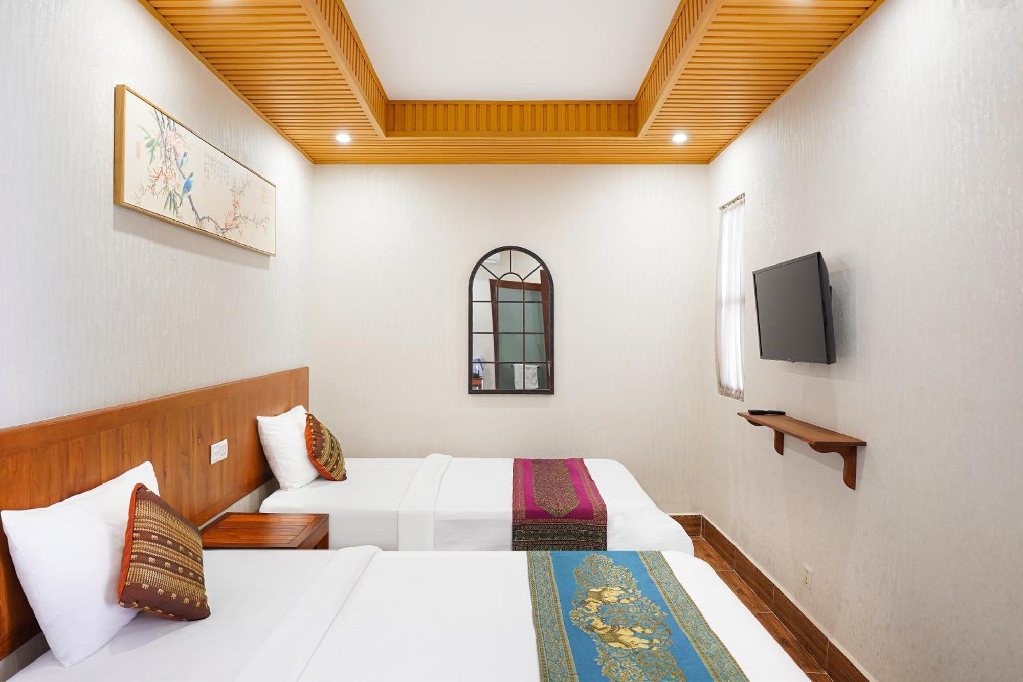 Phuminh Hotel Riverside Phnom Penh Exterior photo