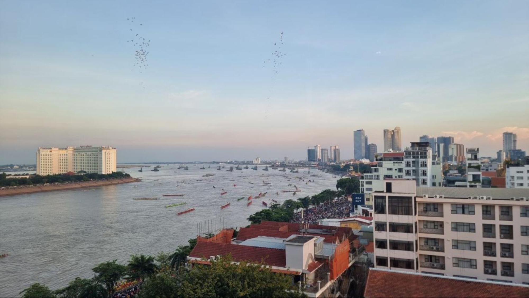 Phuminh Hotel Riverside Phnom Penh Exterior photo