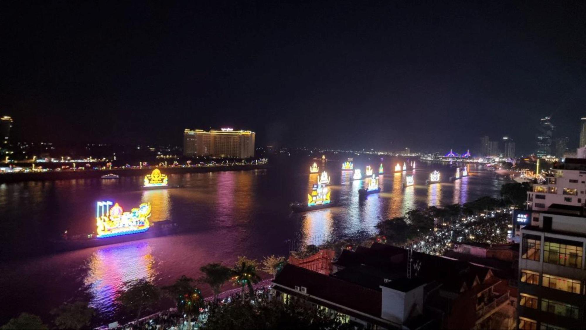 Phuminh Hotel Riverside Phnom Penh Exterior photo